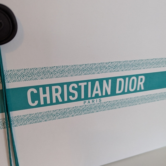 Christian Dior gift box - Picture 5 of 14